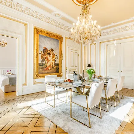 Soiree Villa Near Alster With Garden And Party Room-3